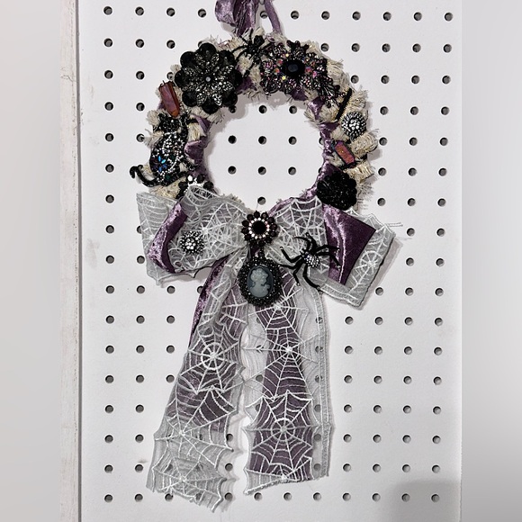 Spooky Glamorous Halloween Broach Wreath , handmade - Picture 1 of 2
